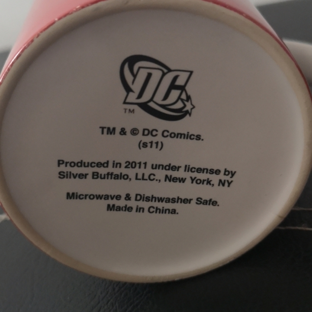 DC Comics Flash Mug for Collection Display, flawed - Picture 3 of 4